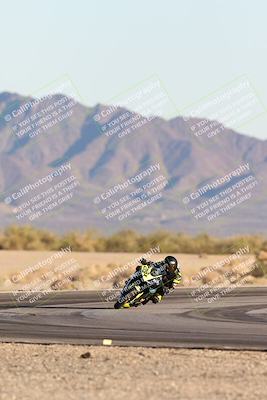 media/Dec-07-2025-CVMA (Sun) [[3e7d2de5dc]]/Race 18-Formula Twins-Formula 40 UL/